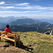 Unterwegs auf der Petzen/Peca - Rast am Kordeschkopf/Kordeževa glava, mit schönem Blick in die Steiner Alpen (Kamniško-Savinjske Alpe).