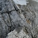 Superato il ponte di roccia c'è un primo passaggio esposto che mi impegna