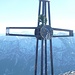 Gipfelkreuz aus einem Selfie heraus geschnitten.