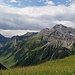 Grießkopf,2581m-links  und  Fallesinspitze,2769m-rechts, mit obere Kaiserstal  dazwischen.