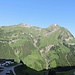 Auf die andere Talseite ,die grüne Schwarzer Kranz(2494m) und Pimig(2406m).