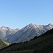 Morgen, blaue Himmel in Allgäuer Alpen, mit Biberkopf(2599m),Ellbogner Spitze(2553m) und Wilde Kasten(2542m),  vlnr.