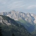 Blick  Richtung Sudwesten,mit Weißschrofenspitze(2752m) in Hintergrund, Lisunspitze(2667m) nach  rechts,oder Arlberger Klettersteig,2005, wenn erinnere  mich  gut... 