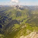 Schwer zu toppen: Der Blick vom Gipfel ins Lechtal: Links Lech, in der Mitte Warth, davor Lechleiten, rechts der Hochtannbergpass; in der Ferne das Schesaplana-Gebiet des Rätikon (linke Bildhälfte)