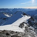 Blick zum niedrigeren Gipfel des Piz Nair; links dahinter Piz Arina.