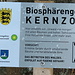 Unverantwortlich von unserer sonst so fürsorglichen Obrigkeit, uns hier ohne Helm umherlaufen zu lassen.