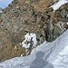 Steiles Schneefeld, Blick nach unten...