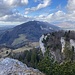 auf der Roggenflue - Hinüberblick zum Usserberg, Einblick in die Felswände des Roggenlochs