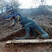 ...ins Gelände eines Schützenvereins hinein! Herrje! Zum Glück war hier niemand - das hätte man wohl auch gehört. Hier stehen hölzerne Viecher im Wald, Wildschweine und so, aber auch einen Dino gibt es, für all jene, die mal einen erlegen wollen.