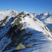 Auf der ersten Graterhebung mit Blick zum Gipfel