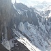 Eindrückliche Eiskolke - oben eine der prächtigen Arven, die in der Gegend offensichtlich an markanten Eckpunkten der Alpen gepflanzt wurden - wie Schutzpatrone