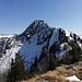 Dalla cima del Dosso Tacher: monte Gavet, sullo sfondo m.Cadelle e m.Valegino.