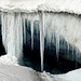 Gletscherhöhle mit Eiszapfen