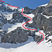 Hier habe ich den optimalen Aufstieg vom Skidepot eingezeichnet. Das Skidepot wird wegen Stein- / Eischlag am besten direkt unter dem Felsen gemacht wo die rote Linie startet. Die blauen Kreise waren heute die ausapernden Schlüsselstellen - diese werden mit hoher wahrscheinlichkeit  immer zuerst ausapern.