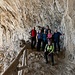 Foto di gruppo dalla grotta