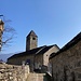 der Zugang zur Kirche ...