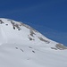 Der steilere Schlusshang ab Tällifurgga hatte nur wenig bis keinen Schnee. Ich stieg dort teilweise mit Schneeschuhen (WT4) , und teilweise zu Fuss auf (T3).