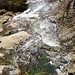 Das Val Fümegn hat zahlreiche kleine Wasserfälle und Naturbecken.
