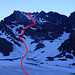 Dämmerung im oberen Val Gronda da Russein: Zustieg durch das Tal von Gonda, Einstiegscouloir, Quergang, Firnfeld und Durchschlupf zwischen Turm 2 und 3 (von links)