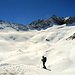 Im Hintergrund die Undri Bächlilicken. Der Abstieg Richtung Gruebenhütte war heute alles andere als trivial, mit Ski nicht machbar (zumindest für uns), abseilen/ablassen empfohlen.