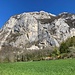 am obersten Felsaufbau ist gut das Croix de Savoie zu erkennen - unmittelbar darunter führt der attraktive Bandweg durch