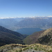 in N der Lago Maggiore - links die Maggia-Mündung, rechts der (leere) Lago di Vogorno - Speichersee