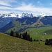 je höher man steigt umso schöner tritt die hohe Alpenkette rund um den Titlis hervor