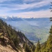 Nochmal ein Durchblick durch die steilen Flanken des Stanserhorns, bevors es über den felsigen Weg zum Gipfel geht