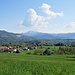 La vista verso il Monte Generoso con i paesi di Saltrio, Clivio e Viggiù.