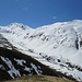 Blick ins Val Lavirun, das vom Munt Cotschen überragt wird