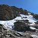 Kleine Terrassen lassen die Nordwestflanke weniger steil wirken als sie ist. 