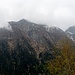 Di fronte al rifugio il Pizzo Ricuca
