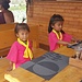Hübsch gekleidete Kinder in Sokhu Khola am nepalesischen Neujahrsfest des 14.4.2022