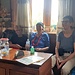 Warten auf den Lunch in Kharikhola nach schweisstreibendem Aufstieg (auch mit leichtem Trekkingrucksäckli...)