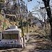 Auf dem geschmückten Pass Pangom La 3174m. Die Stupa sollte linkerhand umgangen werden 