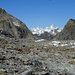 Links das Kastellhorn, im Hintergrund eindrucksvoll die "Eisriesen" des Berner Oberlandes.