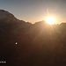 Zoom vom Sonnenaufgang um 05.45 Uhr auf dem Weg zum Mera Central Peak. Links im Bild der Chamlang 7321m, der sich in Blickrichtung rechts vom Makalu befindet