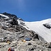 Das Mera Peak Base Camp mit fixen Zelten wurde dieses Jahr unmittelbar vor der Gletscherzunge des Mera Gletschers erstellt 