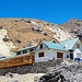 Das Refuge Mera in Khare mit der Sonnenterrasse und der sehr empfehlenswerten "German Bakery" (www.refugemera.com)