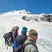 Kurzer Halt unseres Trosses im Aufstieg zum Pass Mera La 