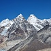 Melanphulan ab Khare View Point im Zoom. Der Melanphulan, auch Malanphulan, wurde erstmals im April 2000 bestiegen. Links davon die Spitze ist Pt. 6281m. Die Ama Dablam liegt zwar in gleicher Richtung, ist ab diesem Standort jedoch nicht sichtbar