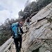 Querung eines Felsriegels im steilen Aufstieg oberhalb dem Teehaus Tashing Dingma