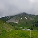 das erste Tourenziel ist noch im Nebel (Schwalmis)