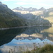Pizzo Lucendro spiegelt sich im Lago di Lucendro