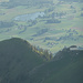 Tiefblick vom Chrummfadeflue SE-Grat über Lägerlistand und Langeneggspitz hinunter zum Uebeschisee