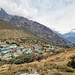 Das grosse Dorf Khumjung mit dem nördlichen Zugangsweg