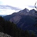 La frana del Monte Coppetto davanti a noi.