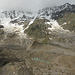 Ups...Blick von der E-Moräne über den geröllbedeckten Belvederegletscher zur W-Moräne und zur S-Moräne des Nordendgletschers, darüber der Marinellirücken und links davon das Marinellicouloir, oben rechts das Jägerhorn