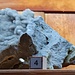 <b>Schwefelkristalle auf Calcit - Bergbaumuseum Innerferrera.</b>