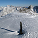 Blick vom höchsten Punkt zum kotierten Gipfel, links Monte Leone, rechts Rauthorn (Böshorn)